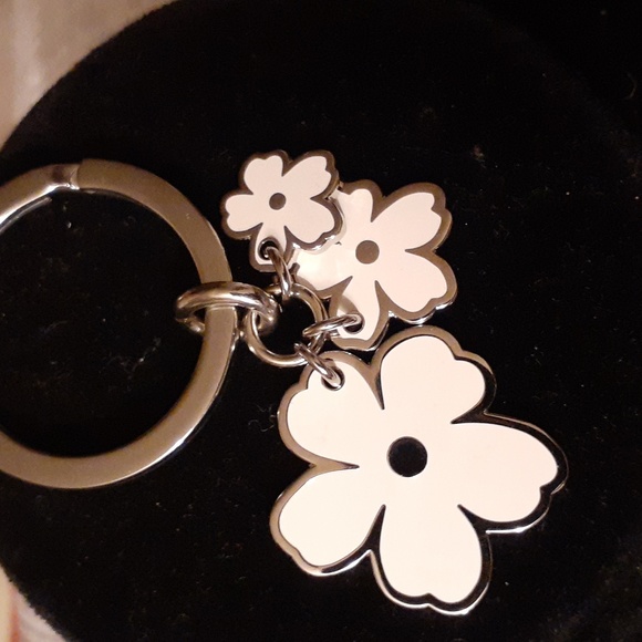 Burberry Accessories - Burberry Enamel Graduated Triple Flower Keychain Bag Charm NEW